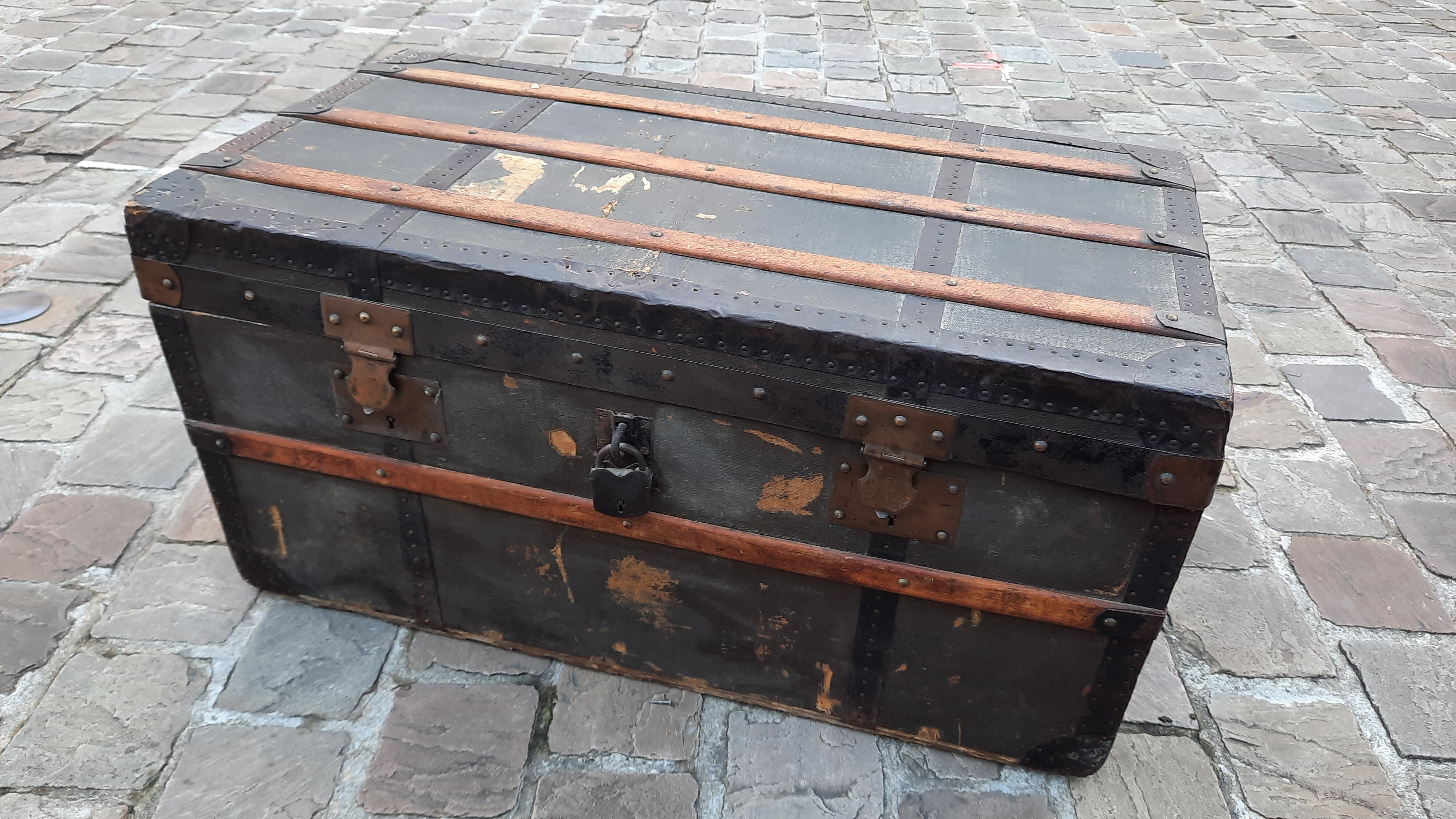 Travel malle of the 30s