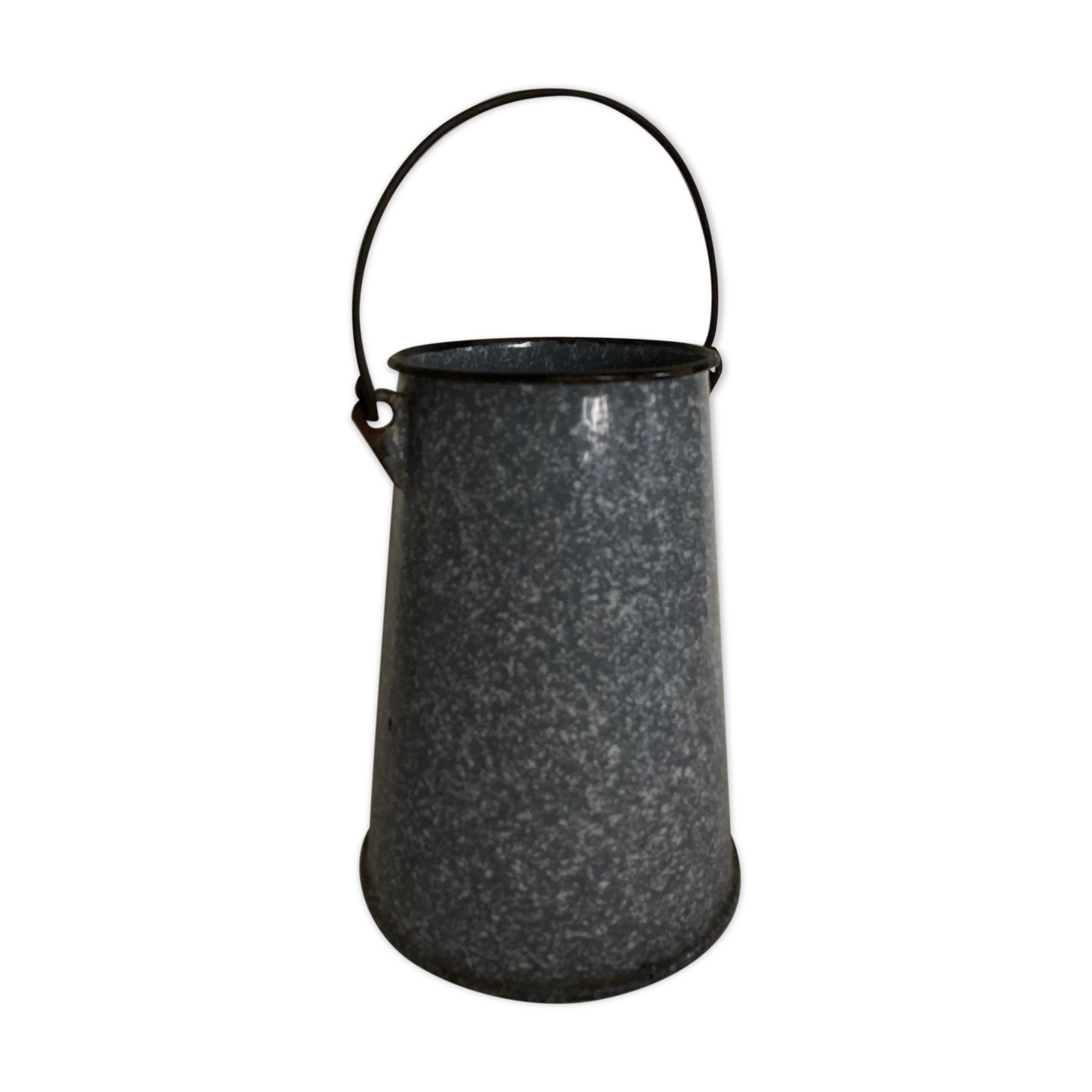 Enamelled milk jar, kitchen decoration