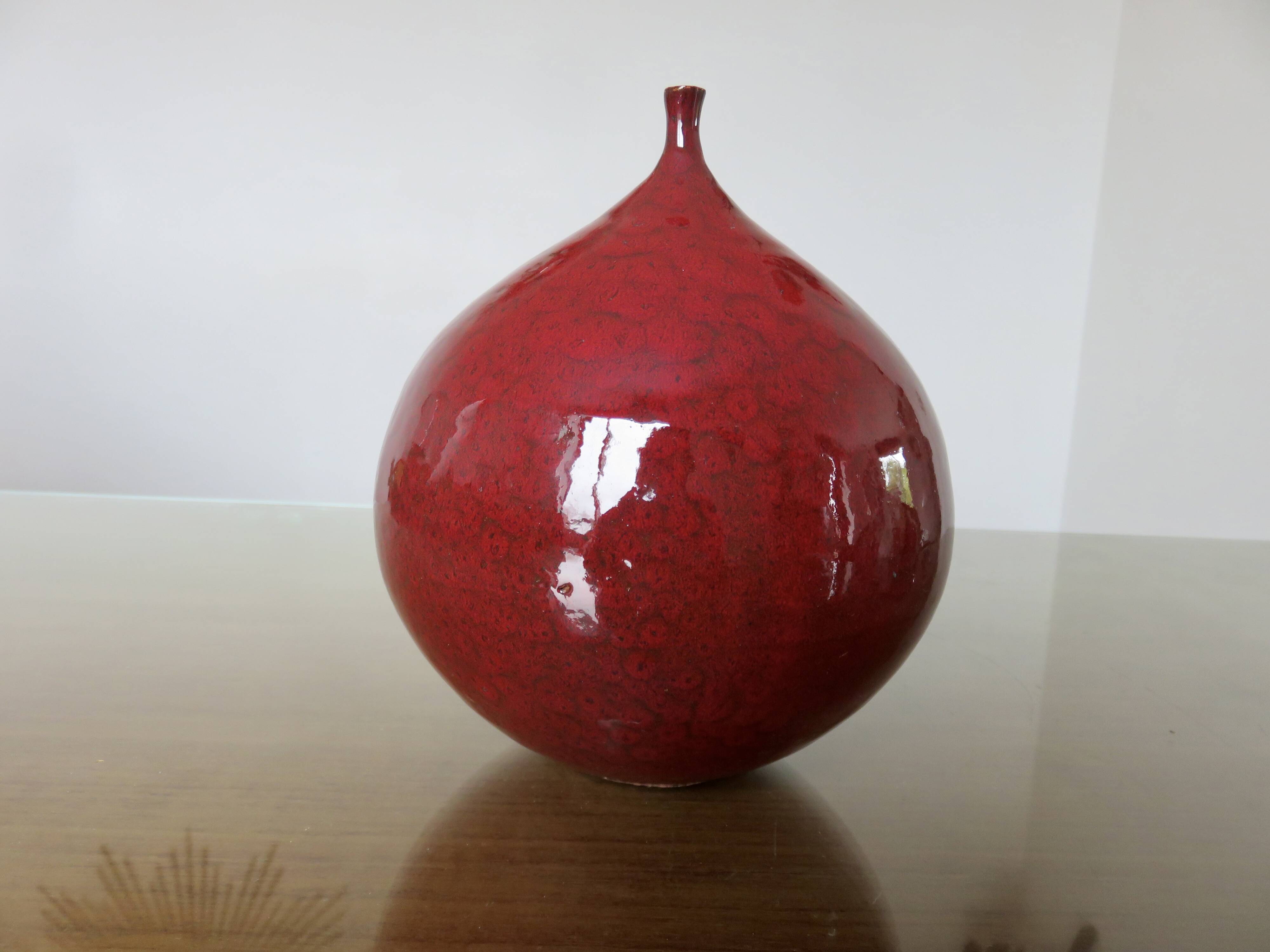 Vase "figue" en céramique rouge
