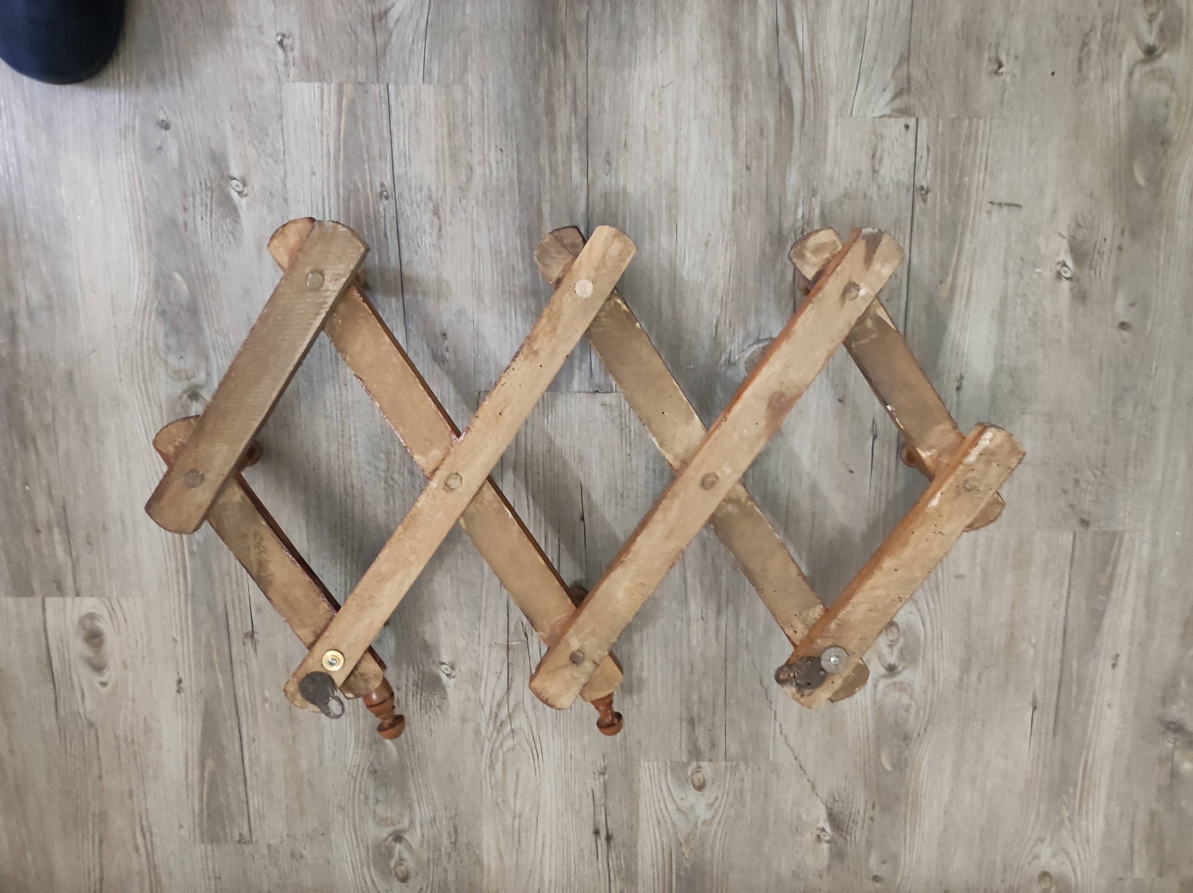 Wall-mounted cloakroom coat racks hooks wood extendable accordion