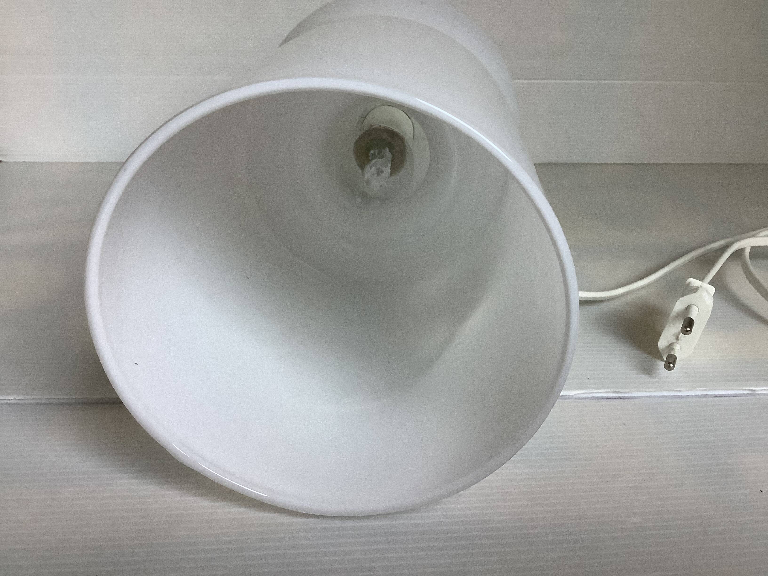 White glass paste lamp