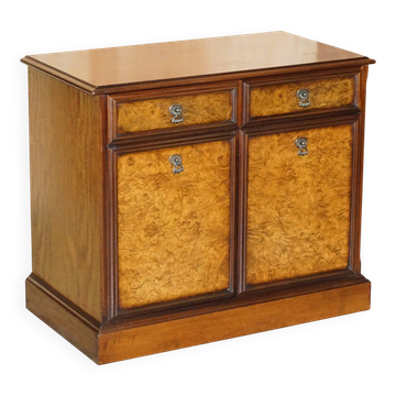 Buffet en noyer burr et quarter cut avec deux tiroirs et base d'armoire