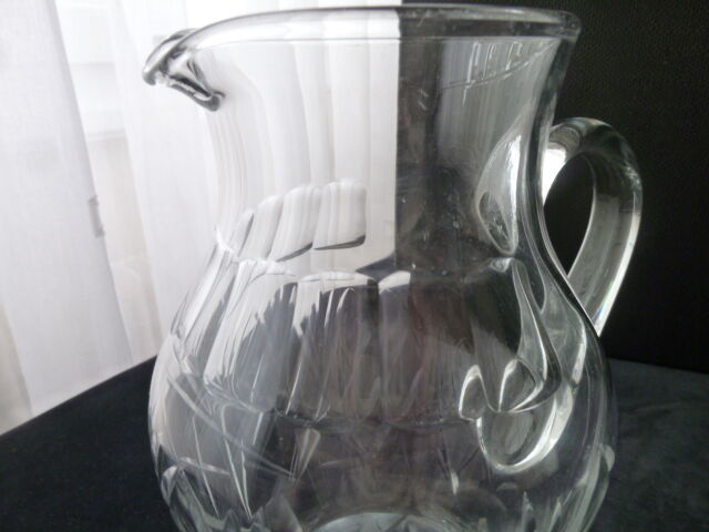 Carafe unsigned cut crystal water jug
