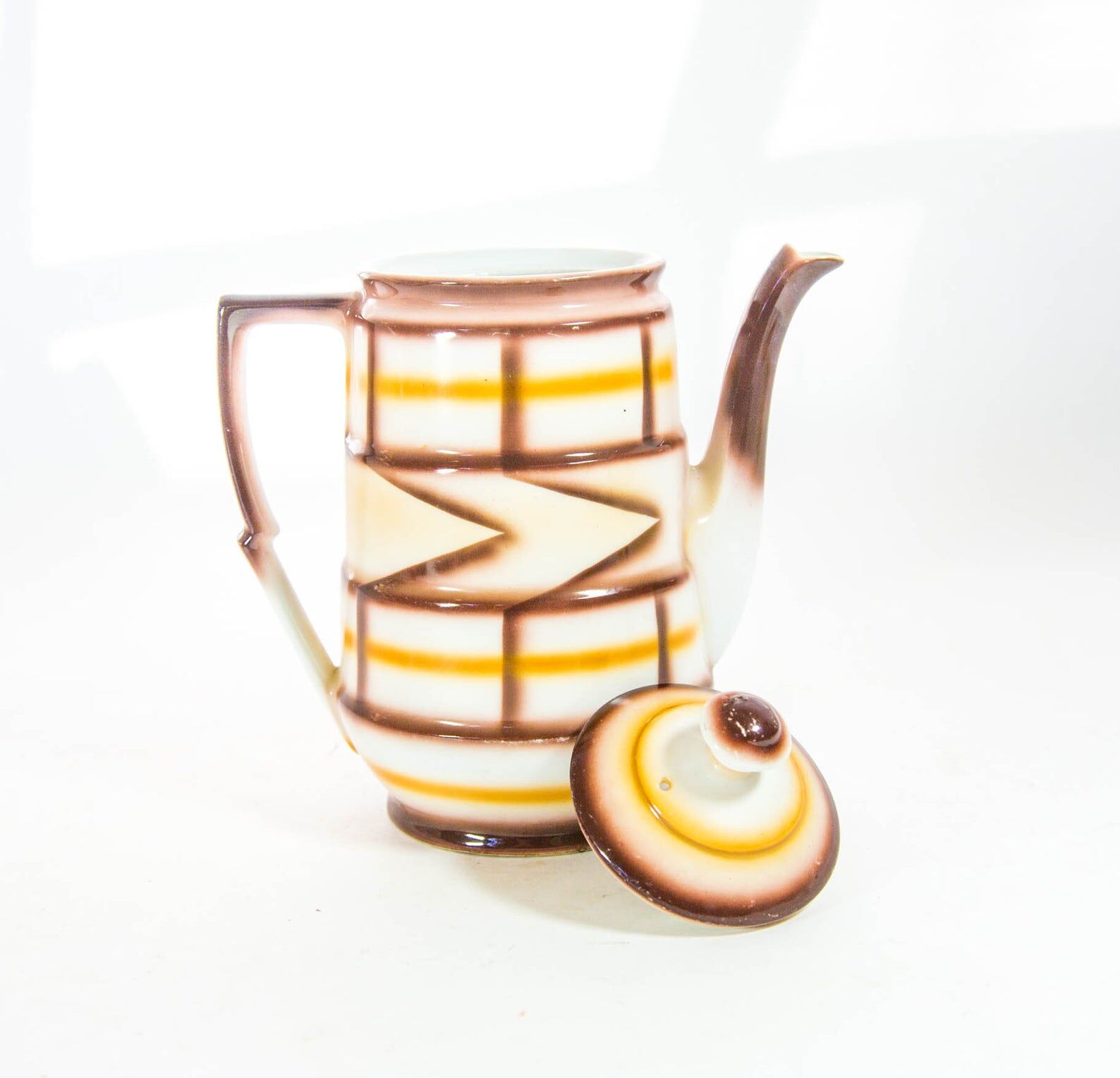Art deco teapot spritzdekor