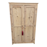 Armoire parisienne décapée