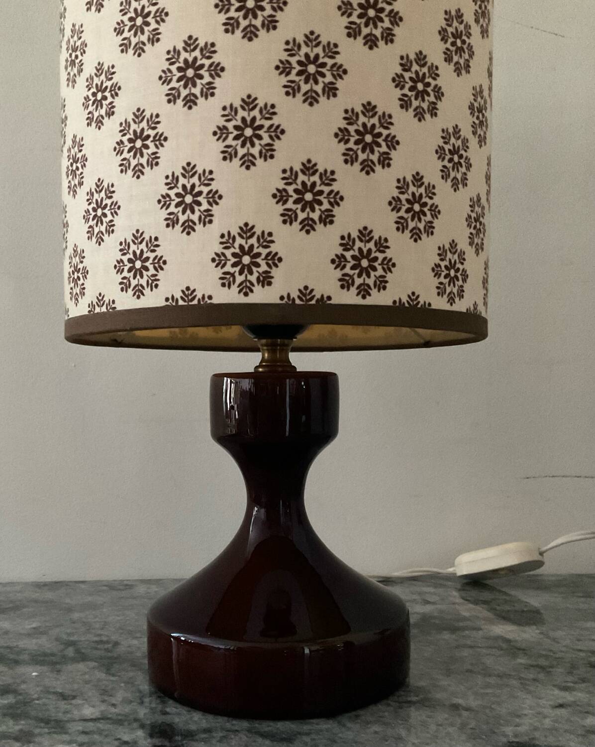 Vintage ceramic lamp from the 1970s.