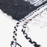 Black and White Rug - 255 x 157 cm