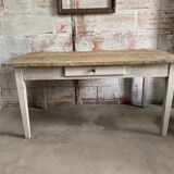 Farm table