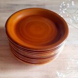 Flat glazed stoneware plates