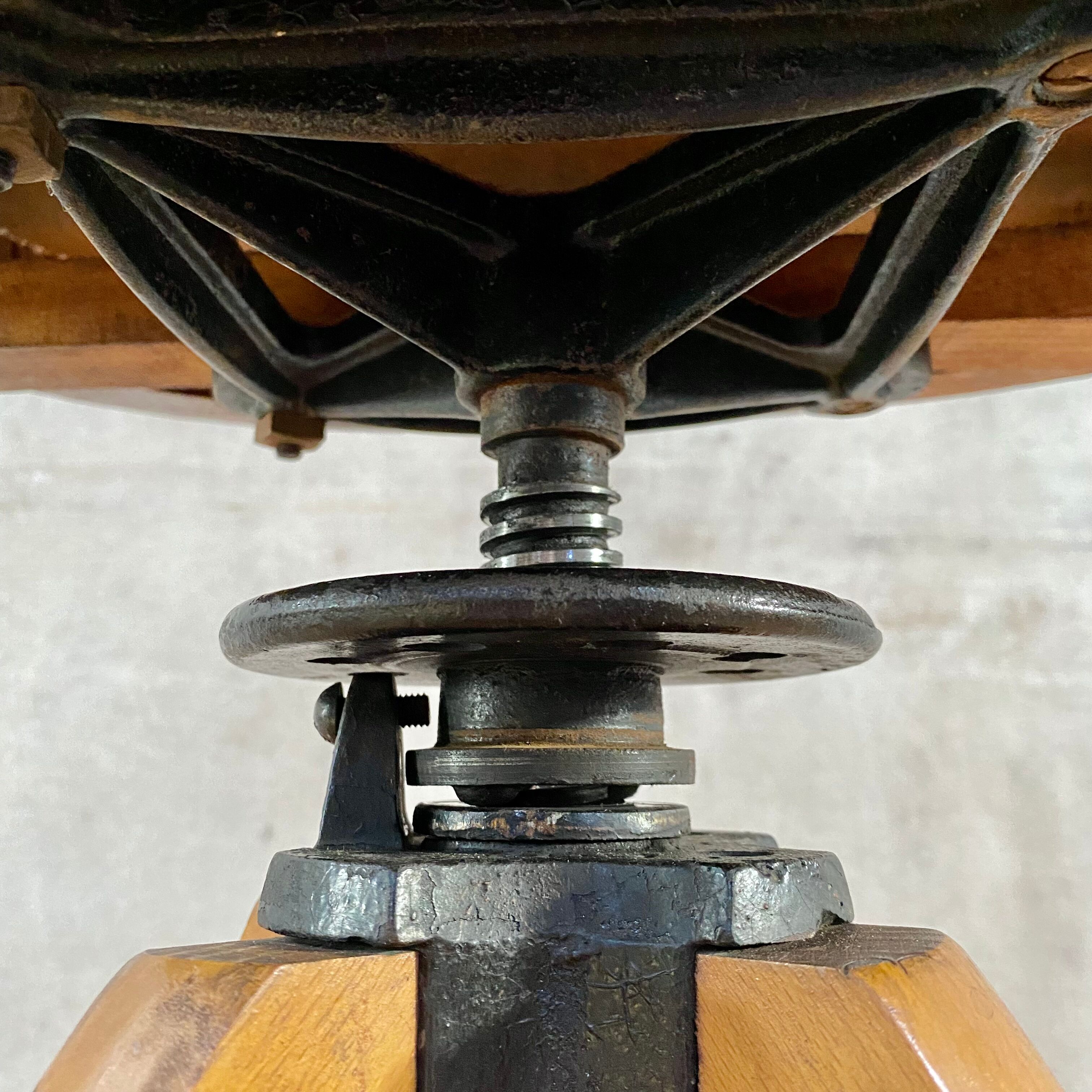 Baumann workshop chair