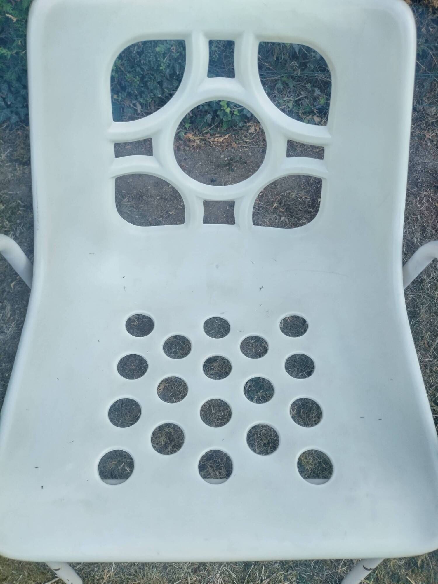 Set of 4 identical Space Age White Garden Chairs from the 70s