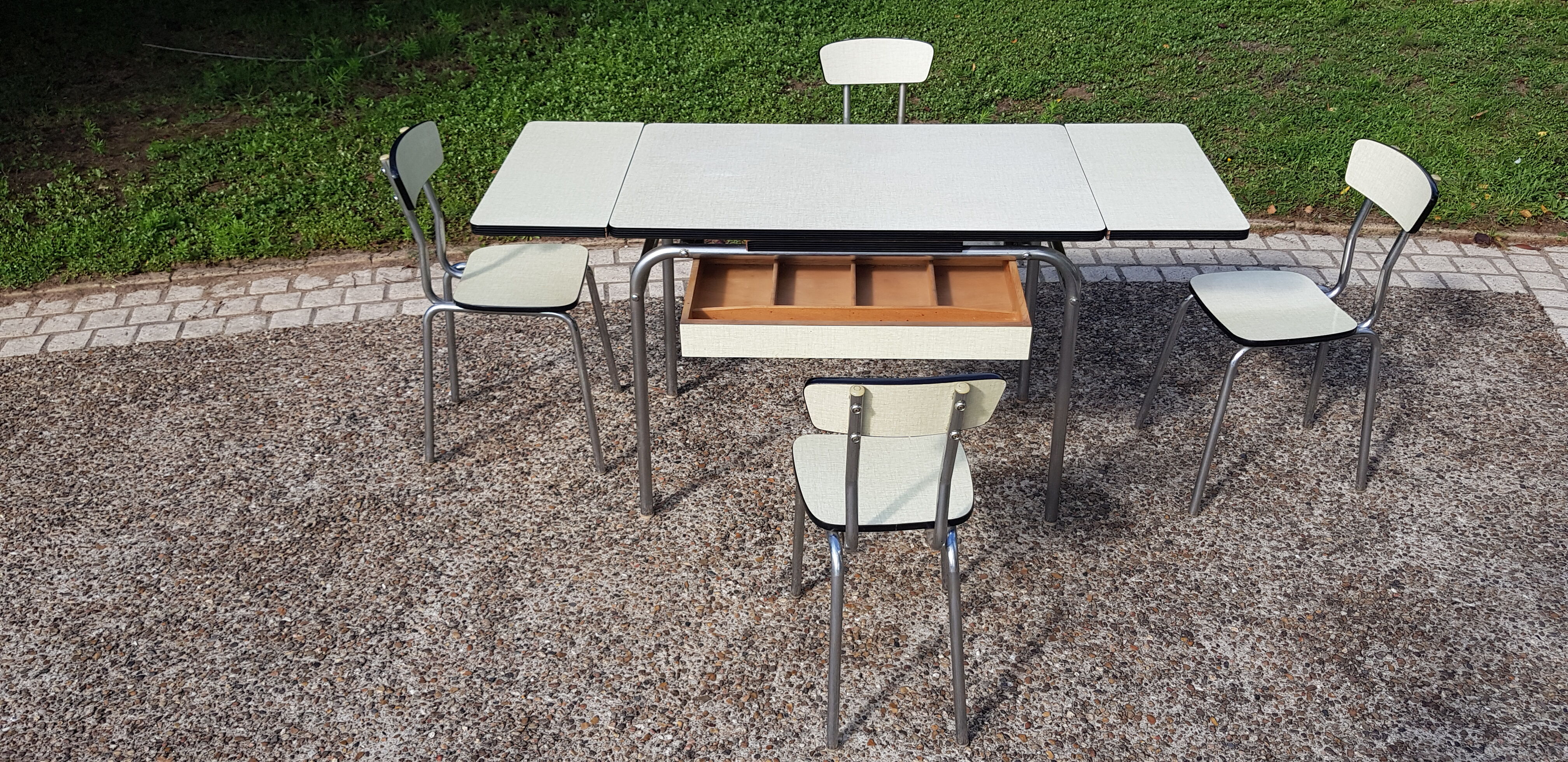 Kitchen set in formica 60 years
