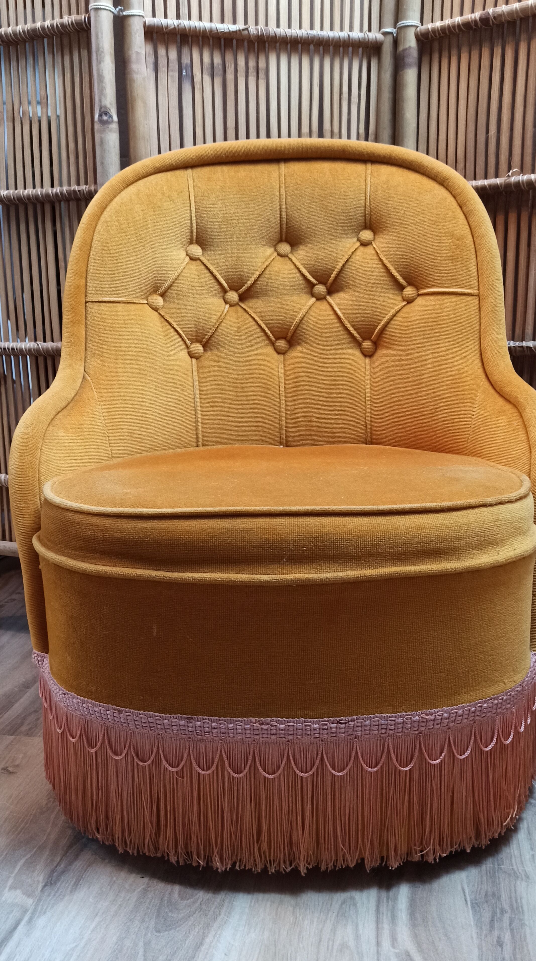 Gold velvet toad chair