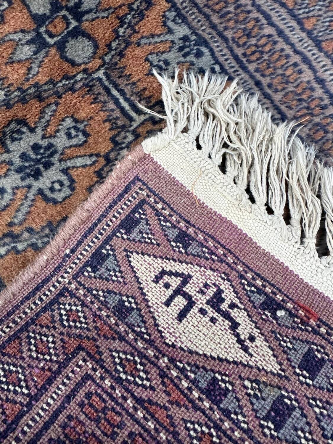Handmade Pakistani rug
