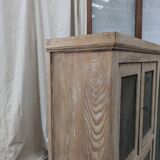 Raw glass cabinet