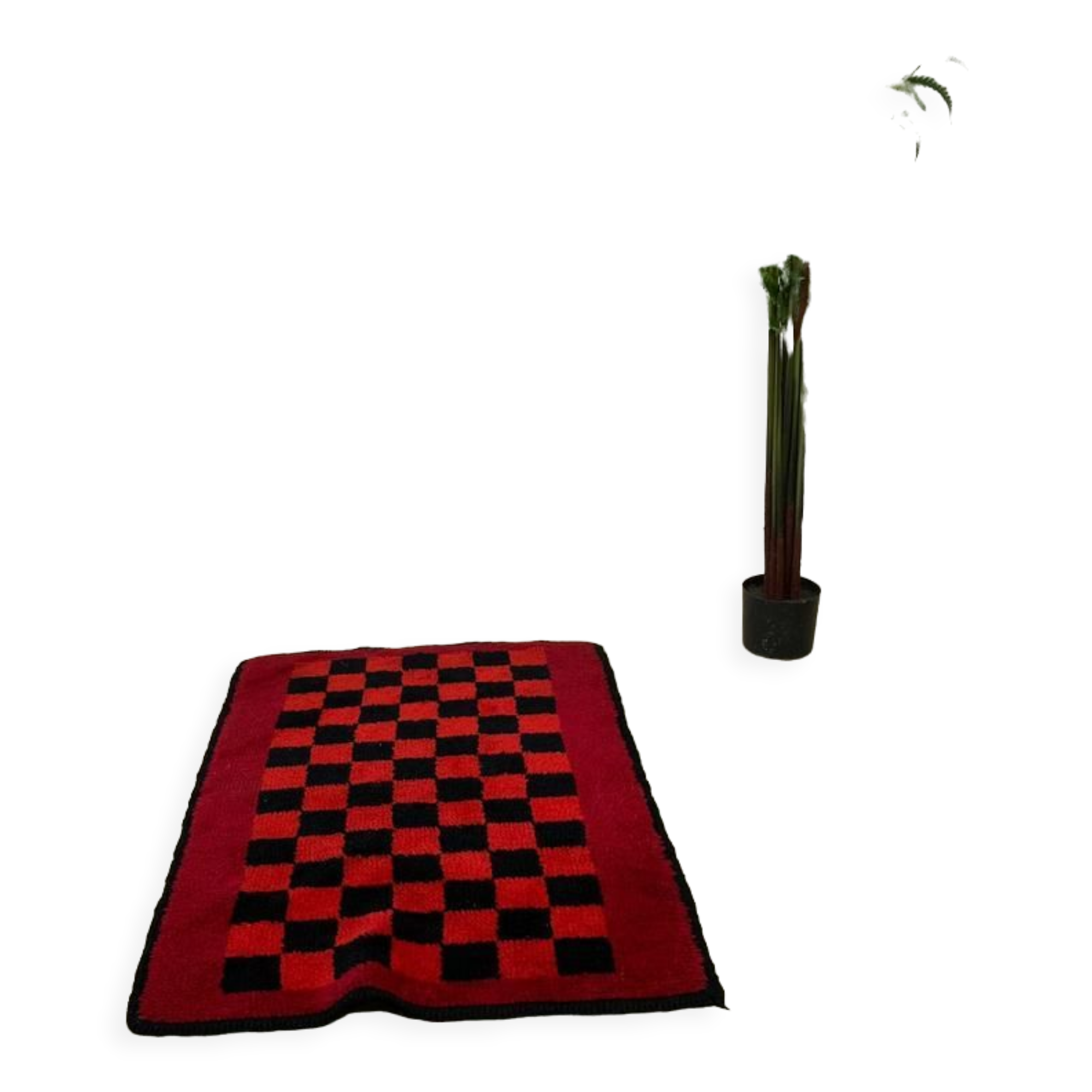 Tapis à carreaux noir rouge vintage