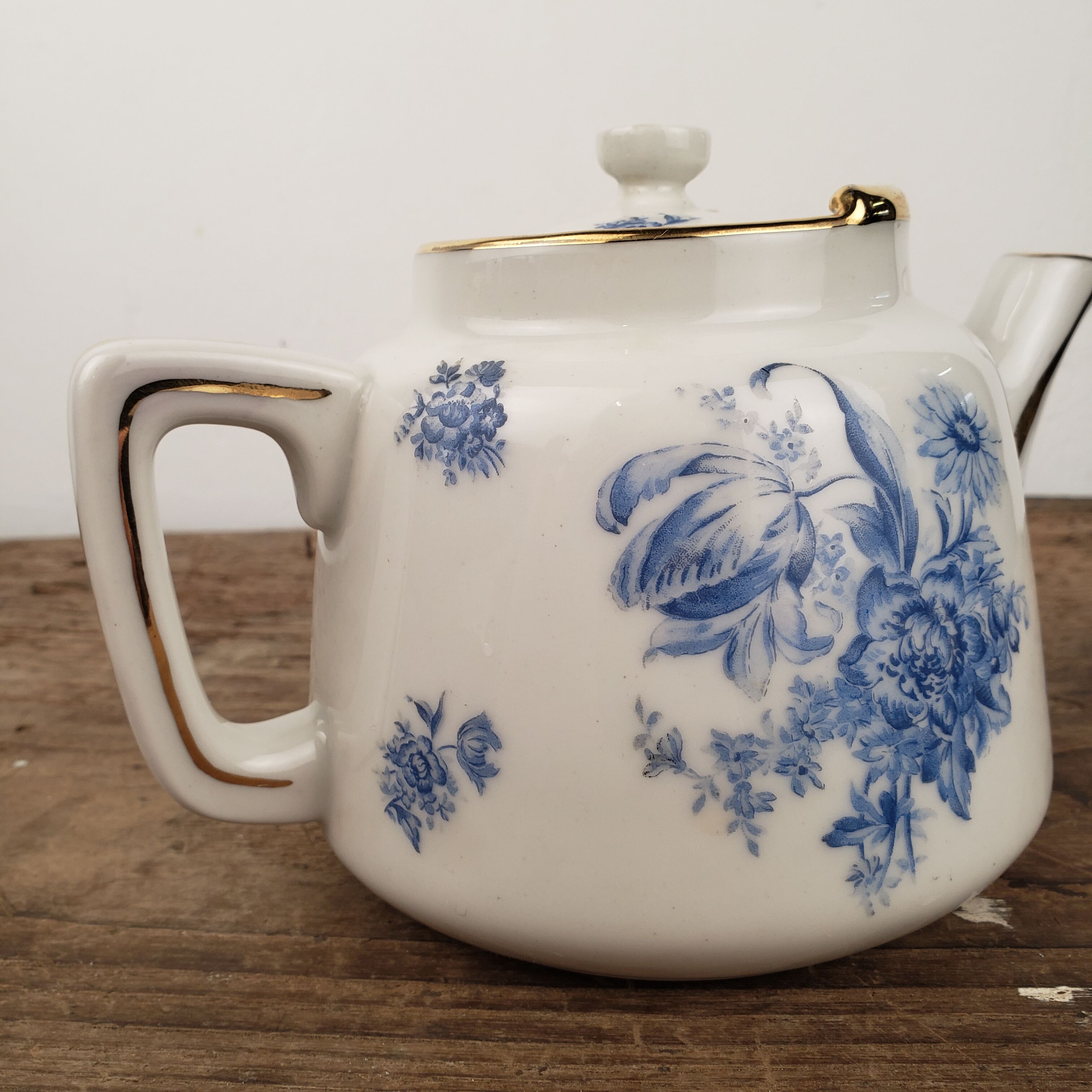 Teapot - Limoges porcelain, Frugier aluminite