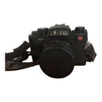 Leica r7 camera