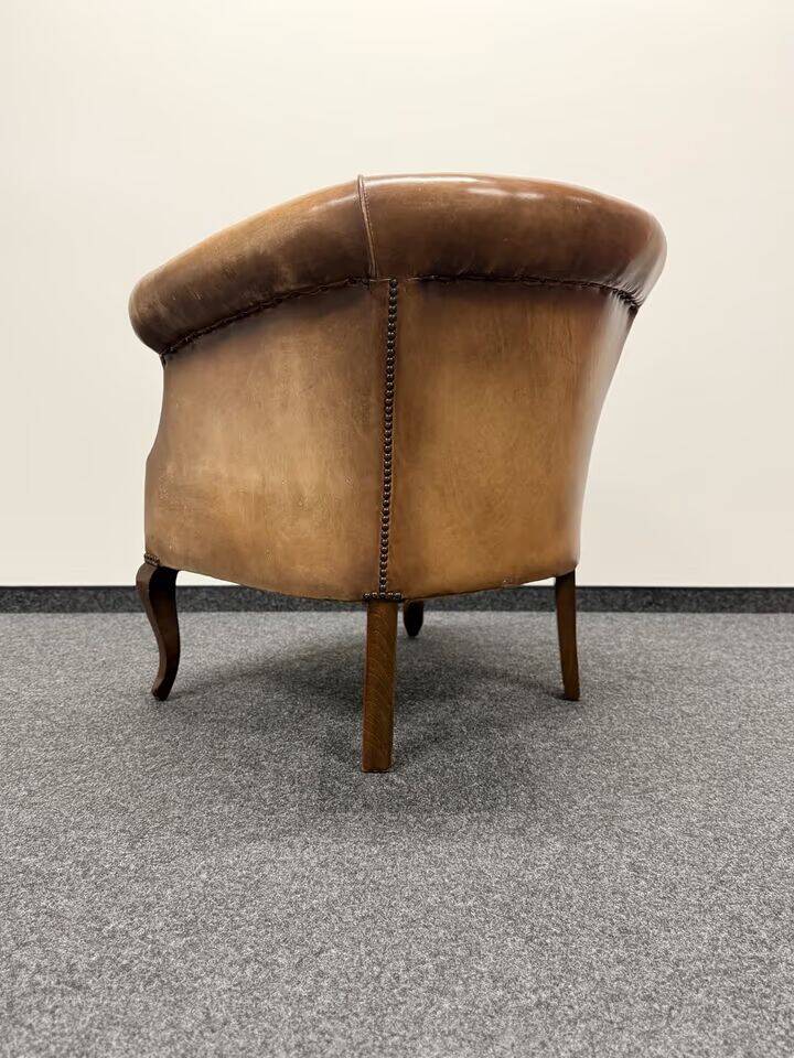 Classic Club Chair in Vintage Sheepskin Leather