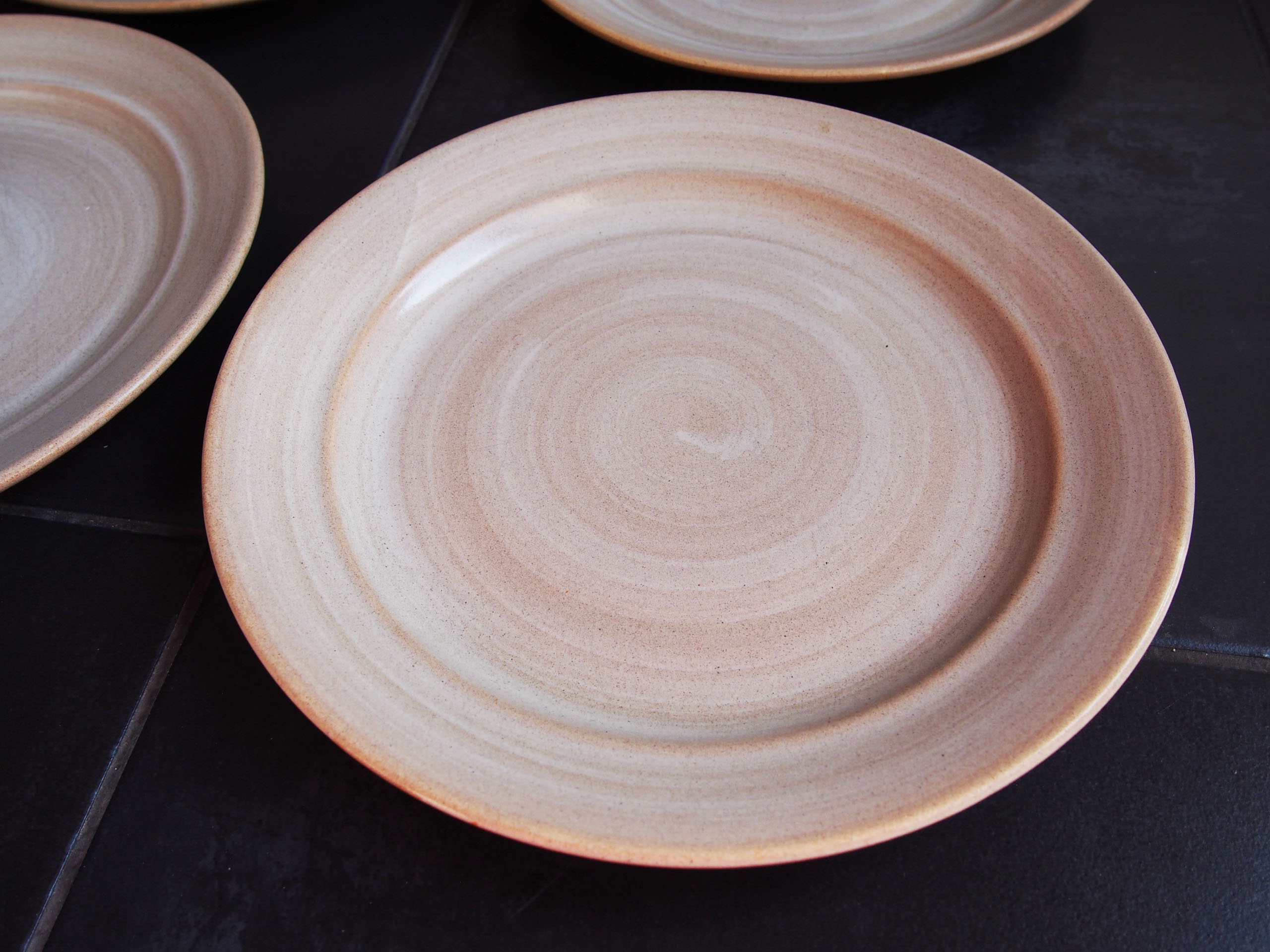 4 plates flat St Amand in sandstone