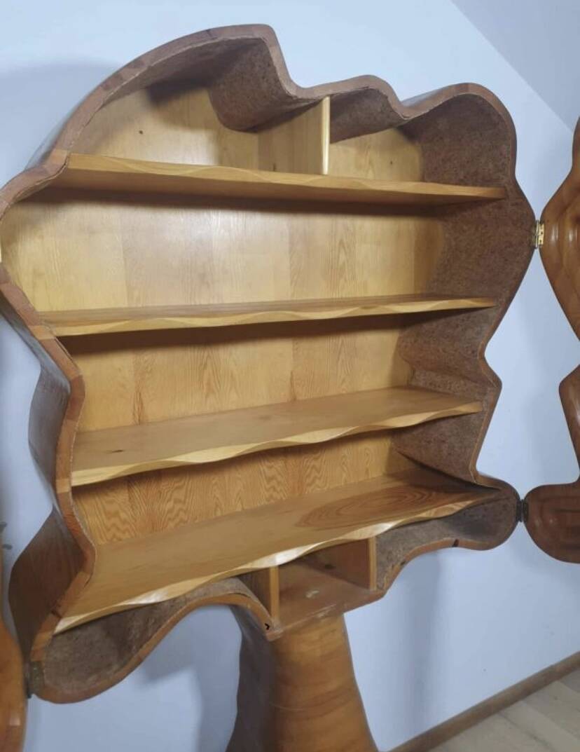 Tree-shaped wardrobe