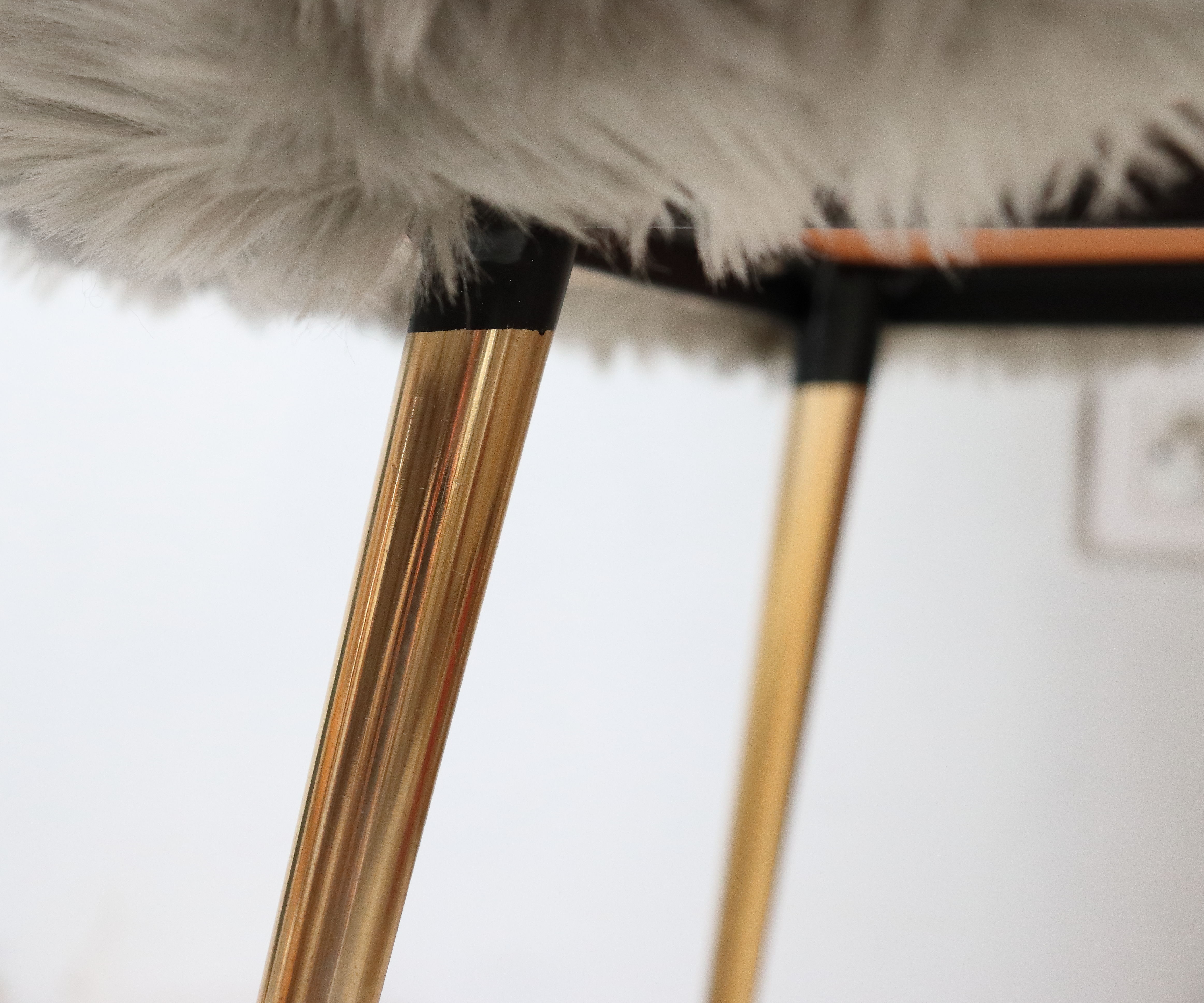Pelfran mouldy chair in faux grey fur