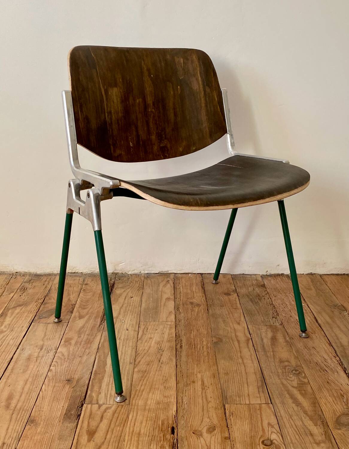 Pair of DSC 106 chairs by Giancarlo Piretti