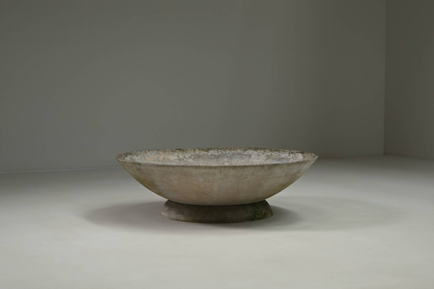 Grand pot de fleurs vintage par Willy Guhl pour Eternit, années 1950, Suisse.