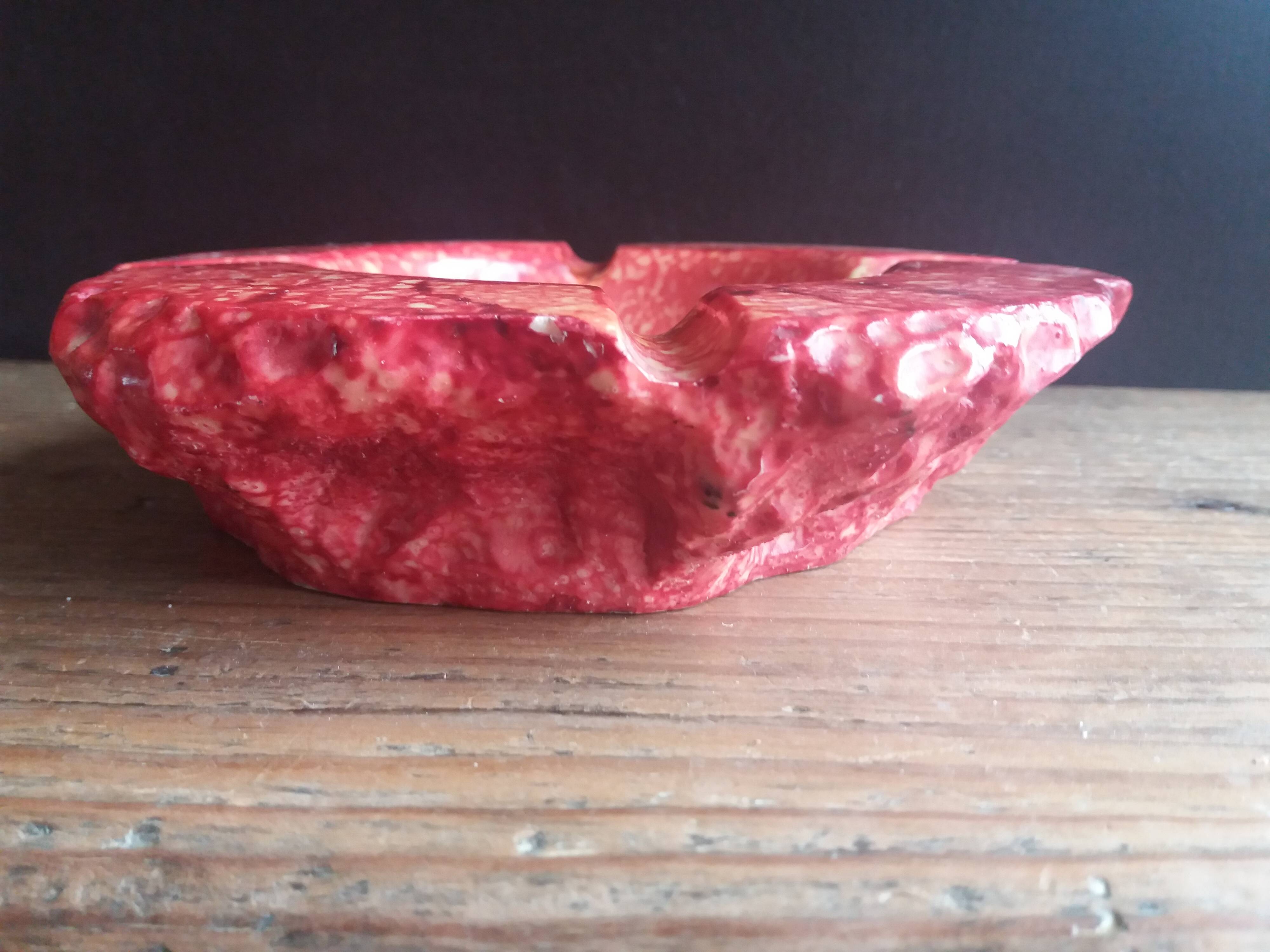 Cendrier albatre rouge