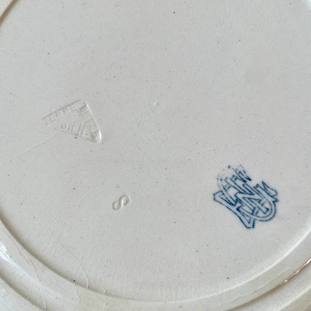 Set of 8 Gien earthenware plates, Rouen pattern, blue garlands and foliage