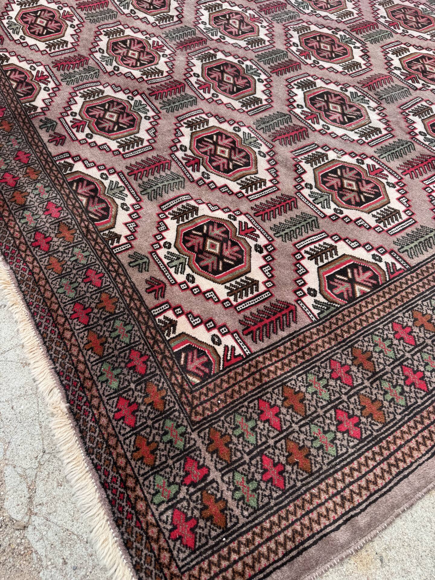 Large antique Bukhara carpet (300X375cm)