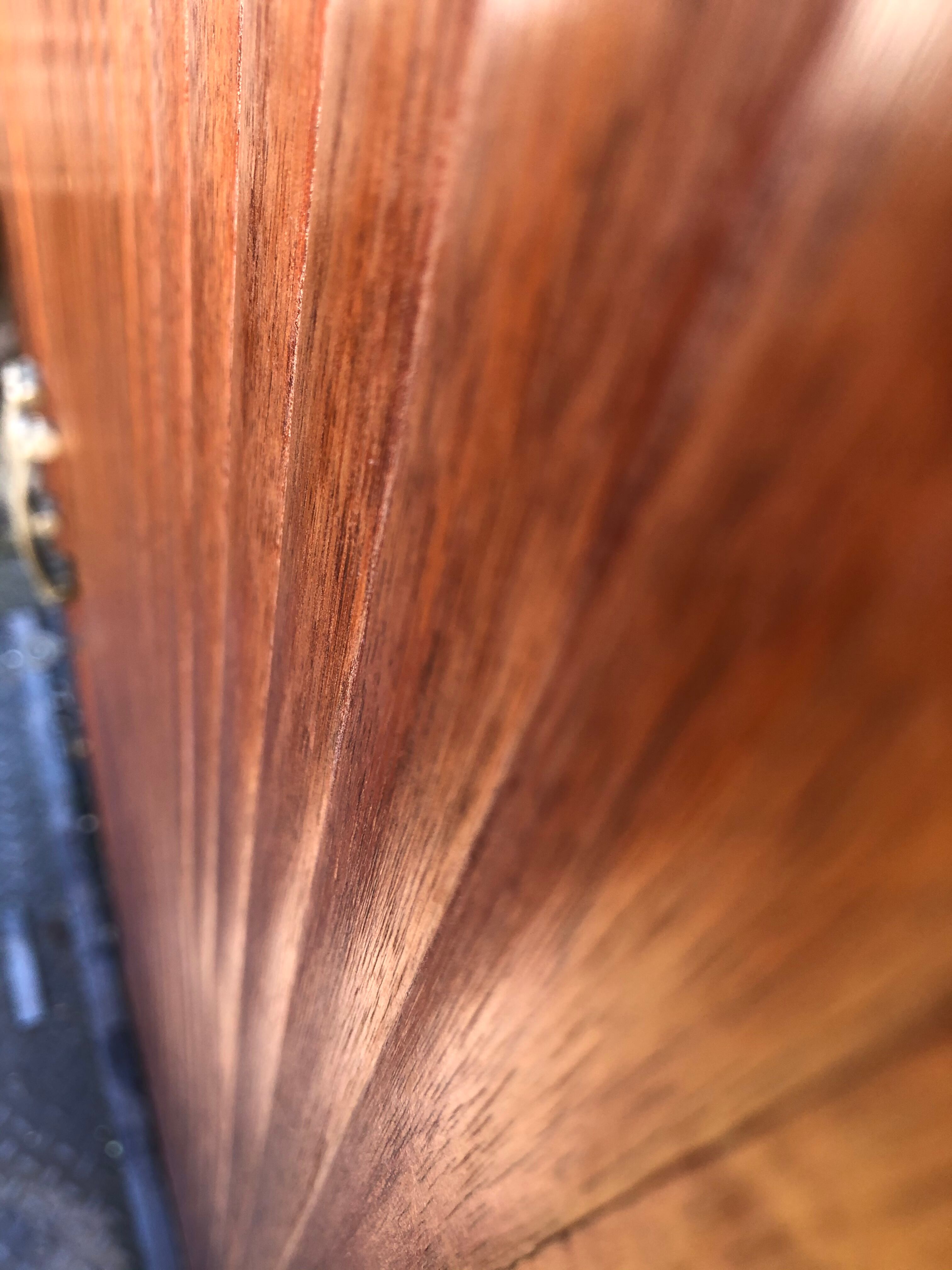 Asymmetrical cabinet