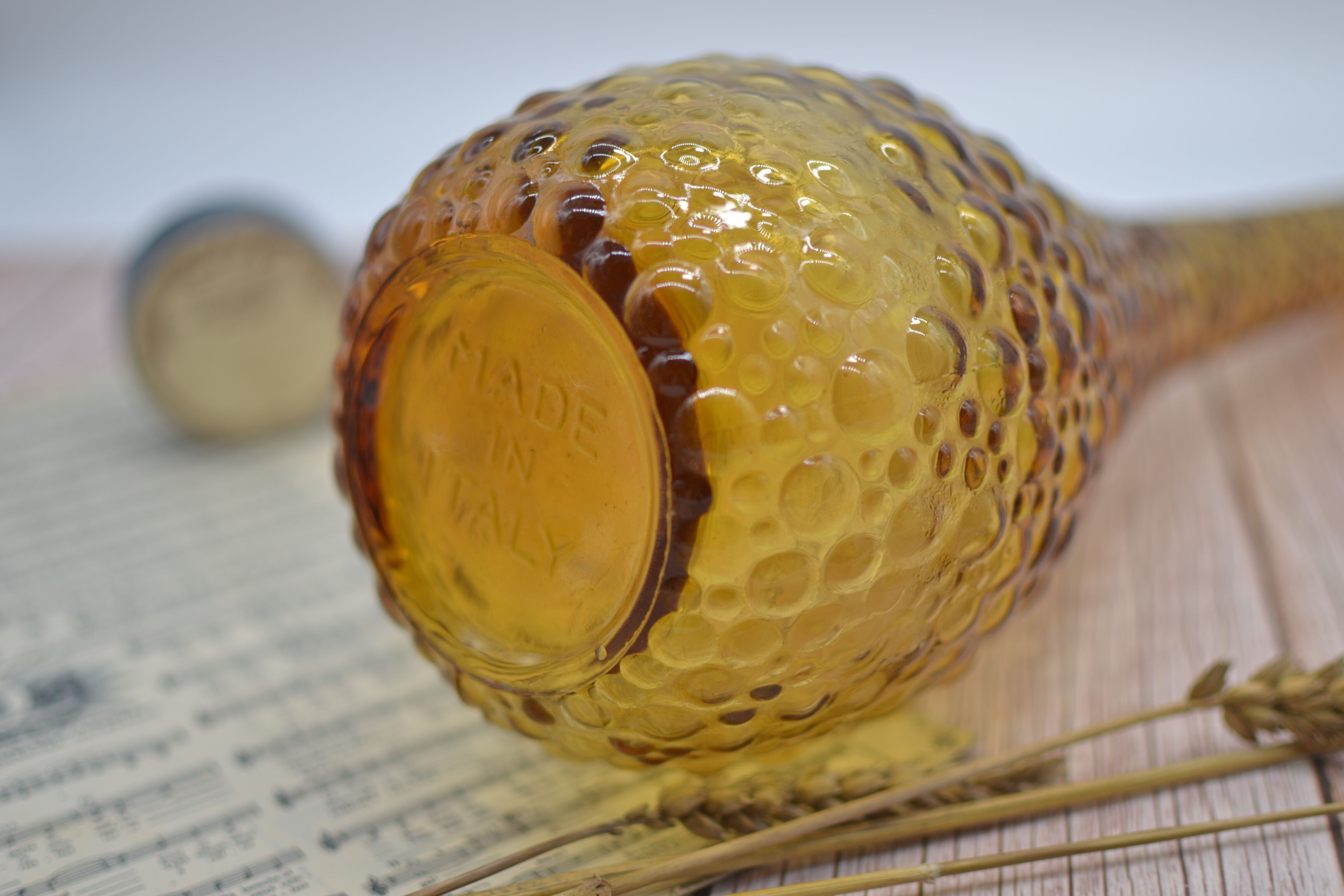 Yellow empolie decanter 39 centimeters 50/60 years without cap