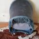 Fauteuil crapaud tissu bleu et frange