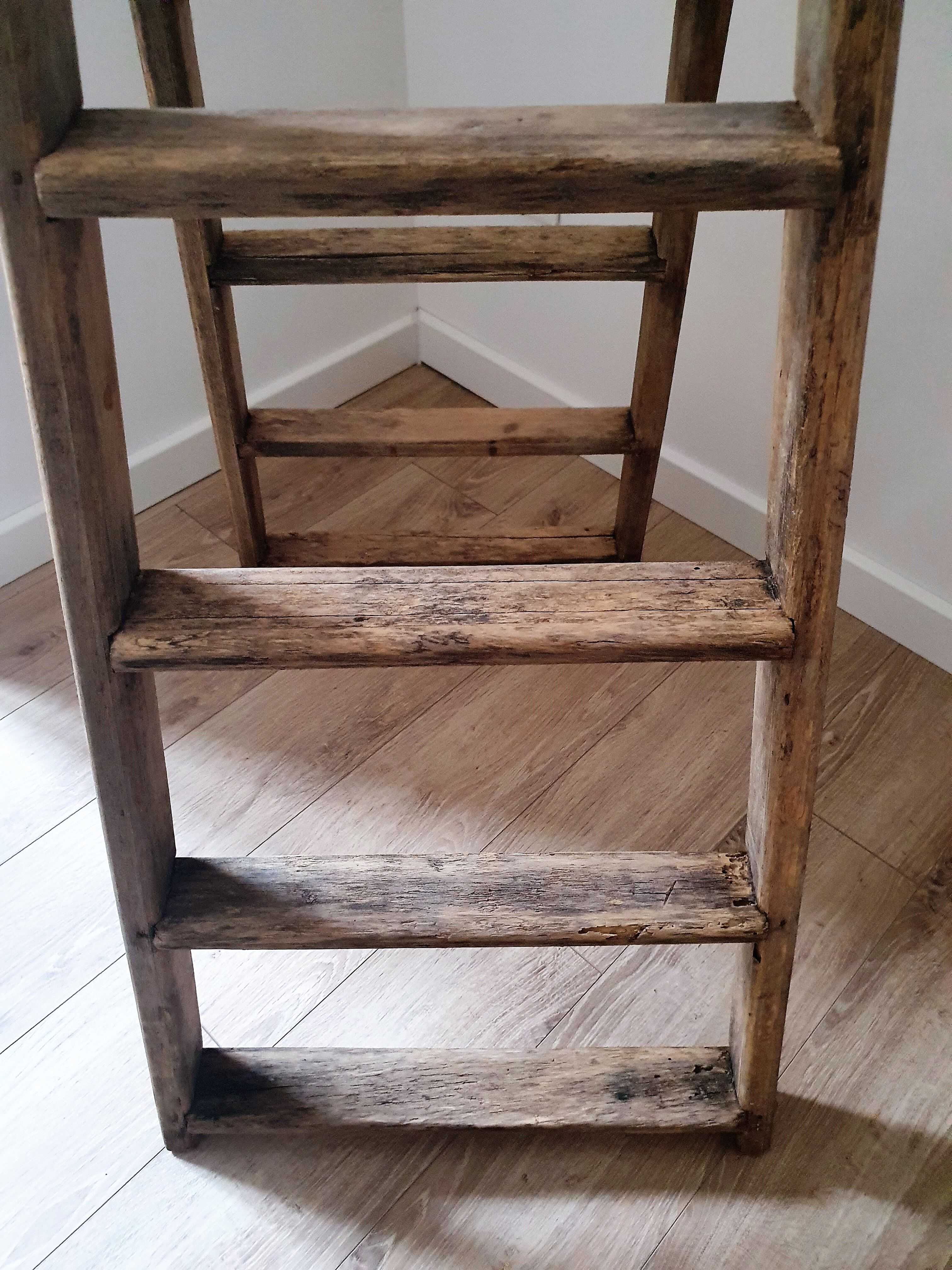 Wooden painter stepladder