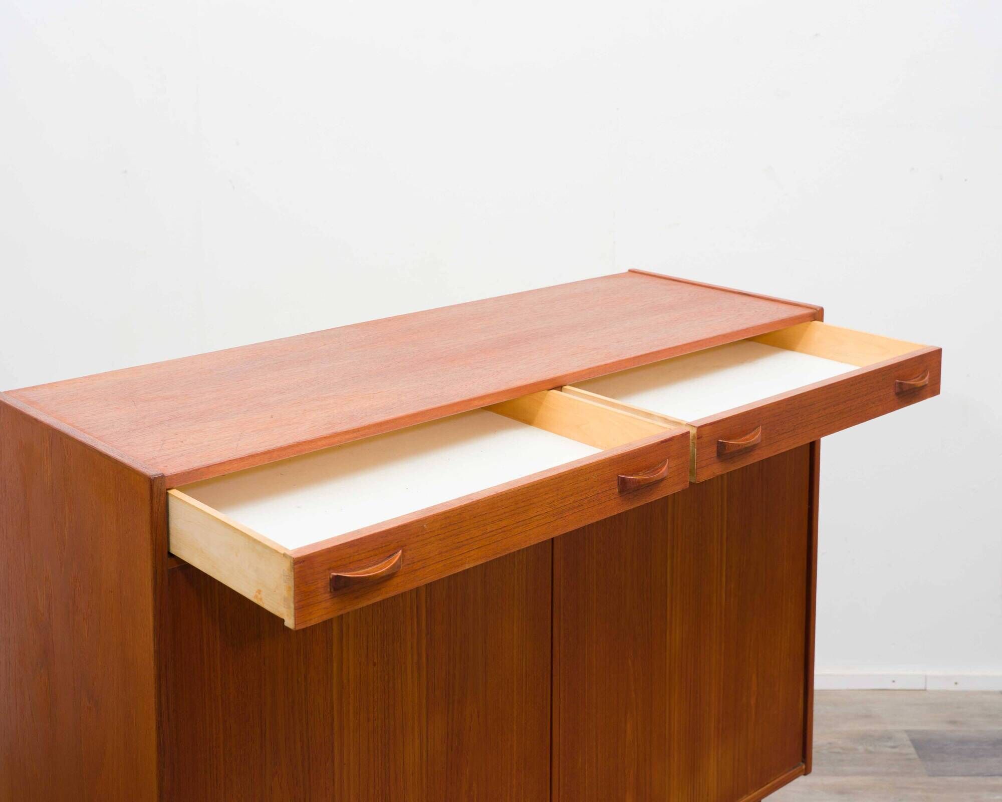 High teak sideboard from the 1960s. Manufacturer: Ulferts, Tibro Sweden, rest