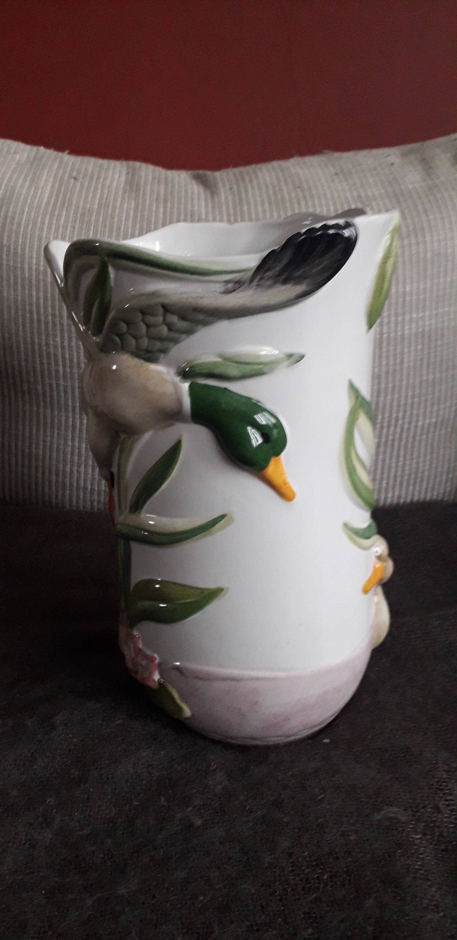 Large, very original vintage vase in slip