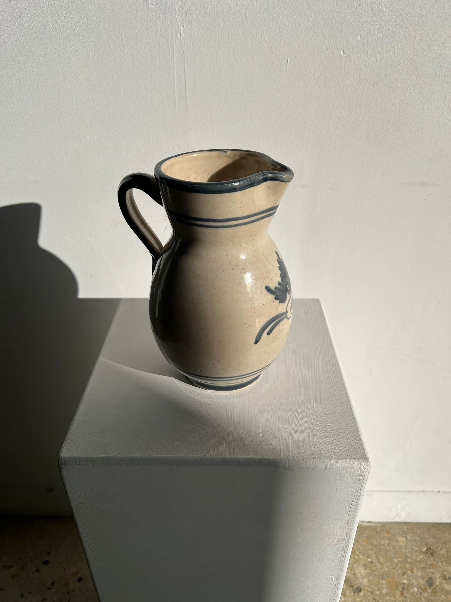 Off-white glossy ceramic decanter, hand-painted gray blue patterns H:20cm