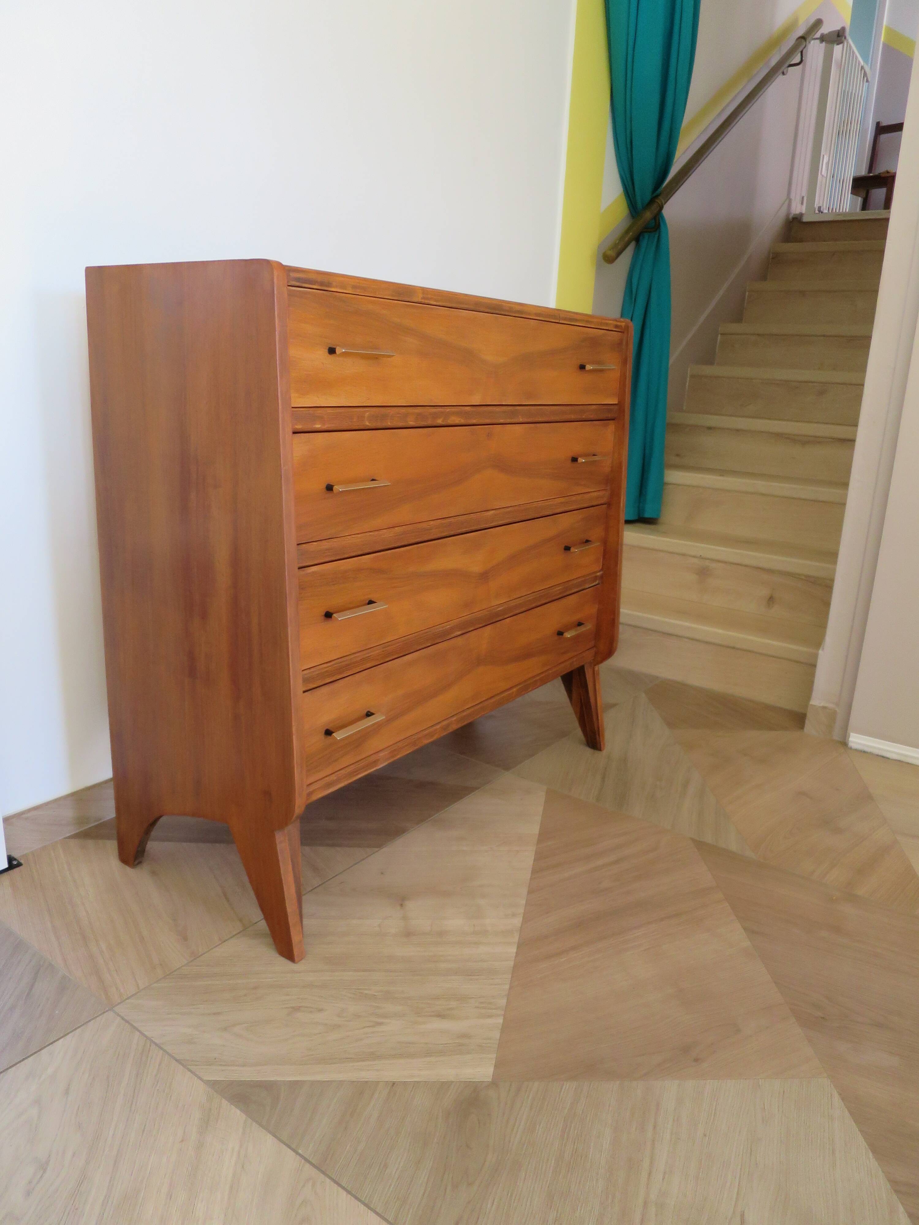 Cabinetmaker's chest of drawers - 4 drawers - golden oak - with oblique profile - compass feet - 1950