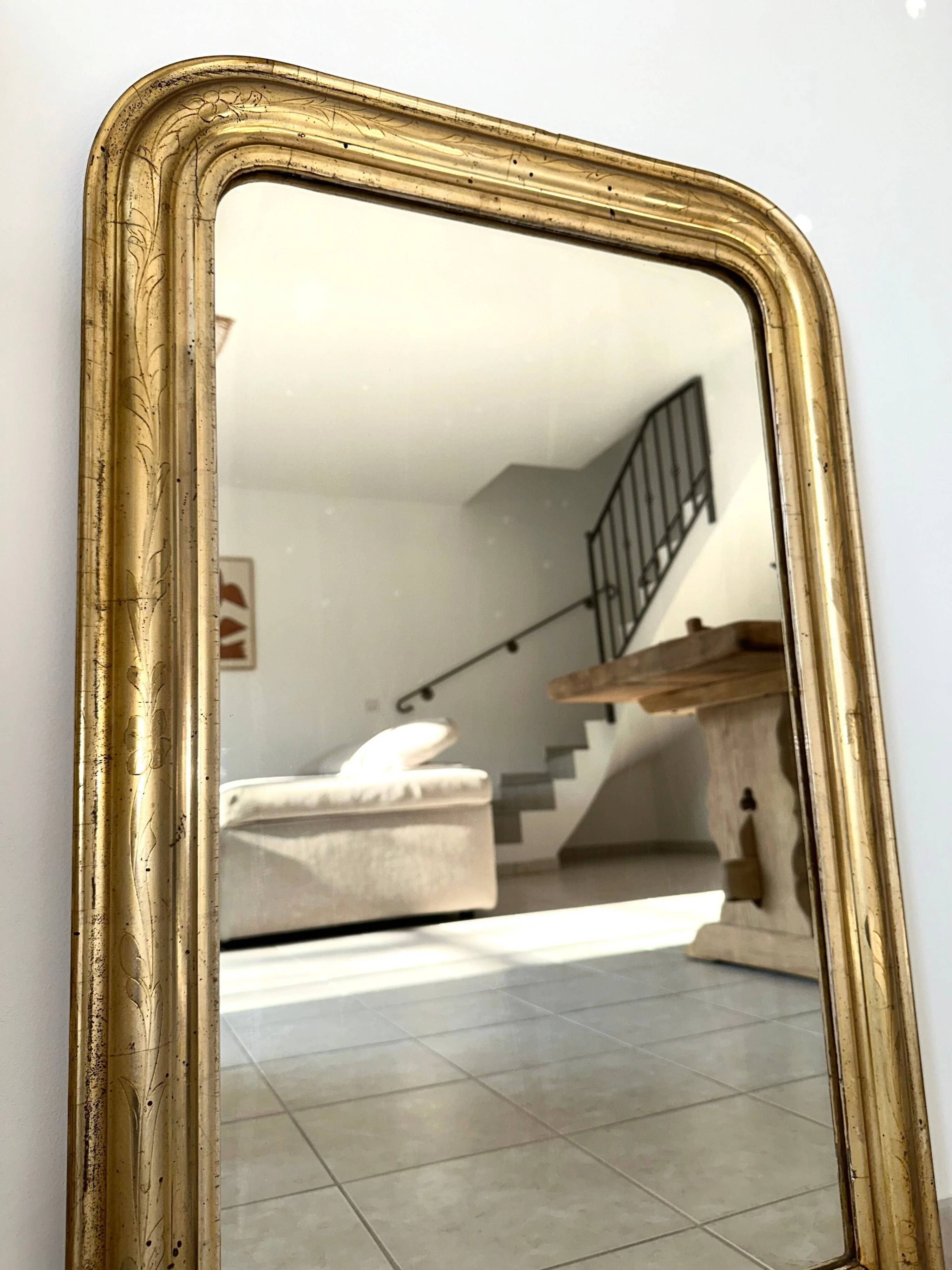 Miroir Louis-Philippe doré à la feuille d’argent, XIXème s.