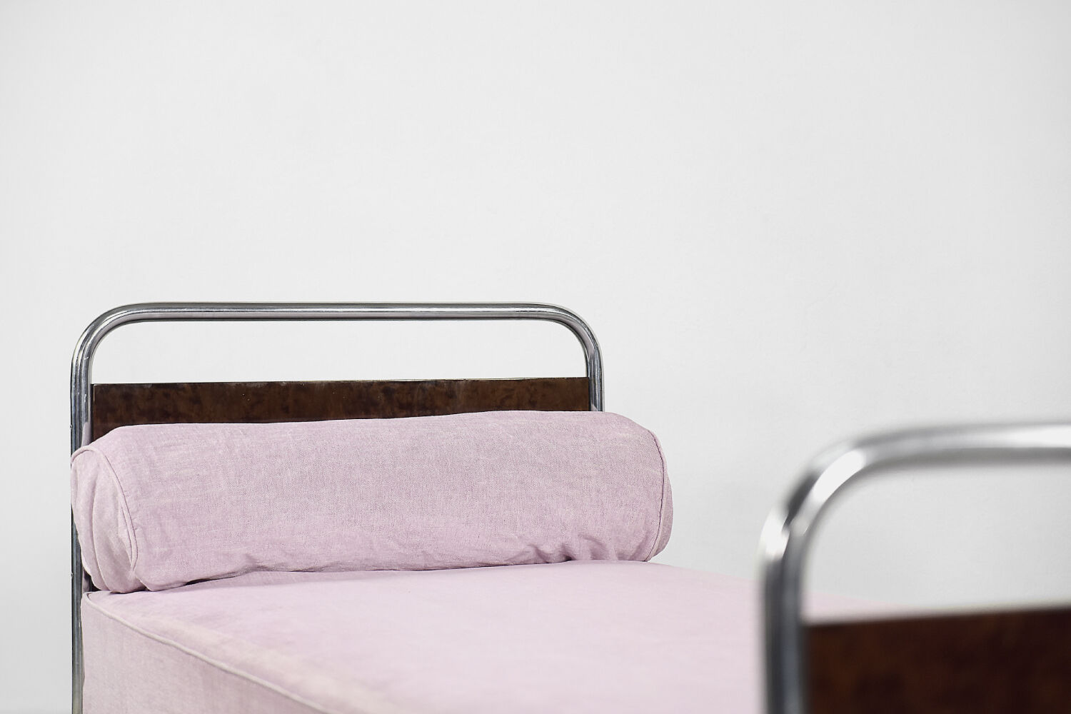 Vintage Art Déco Streamline Burled Wood Tubular Steel Bauhaus Bed, 1920s