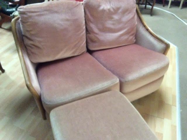 Velvet sofa and its ottoman