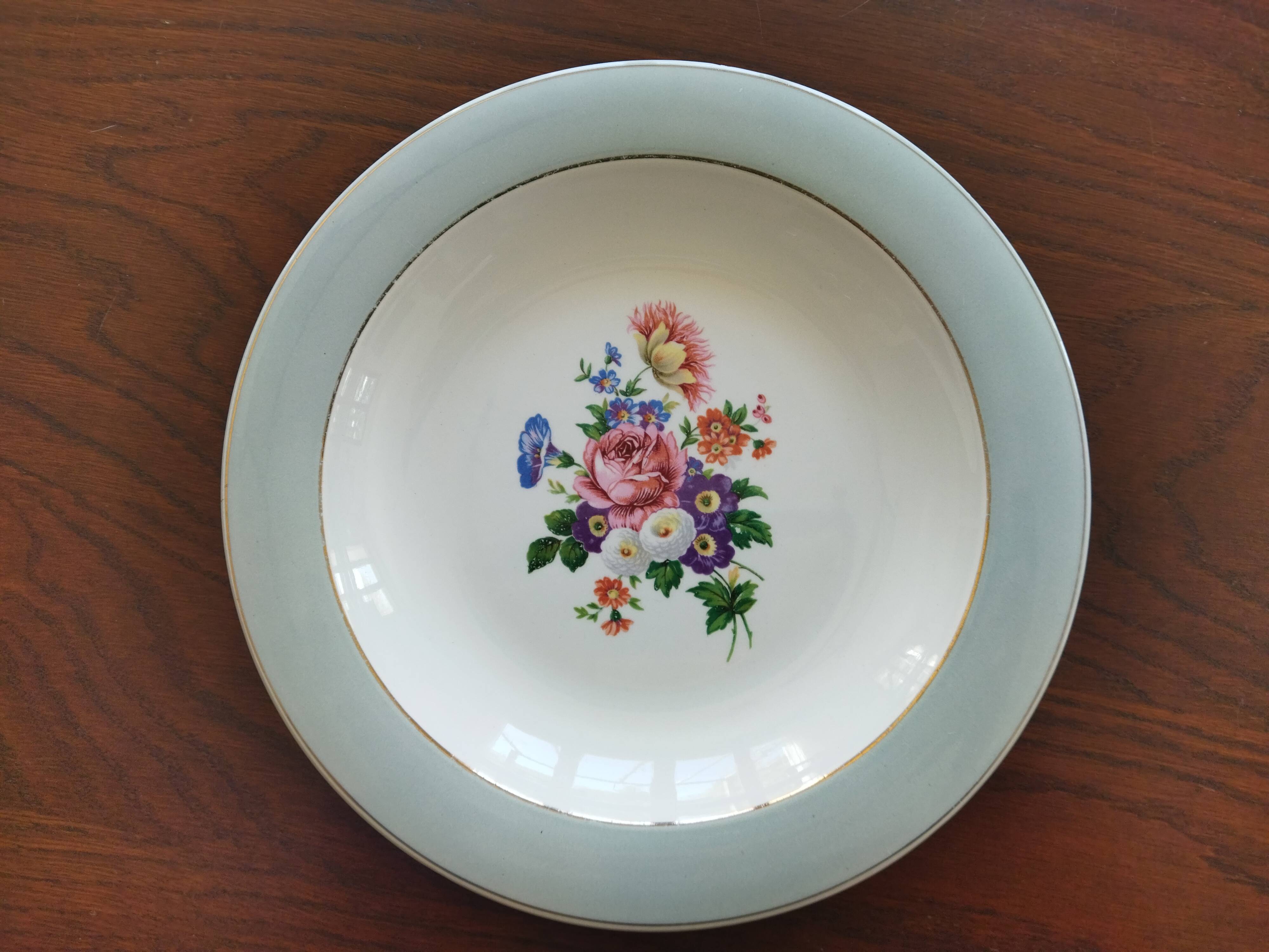 8 semi-deep plates Salins Opaceline 702