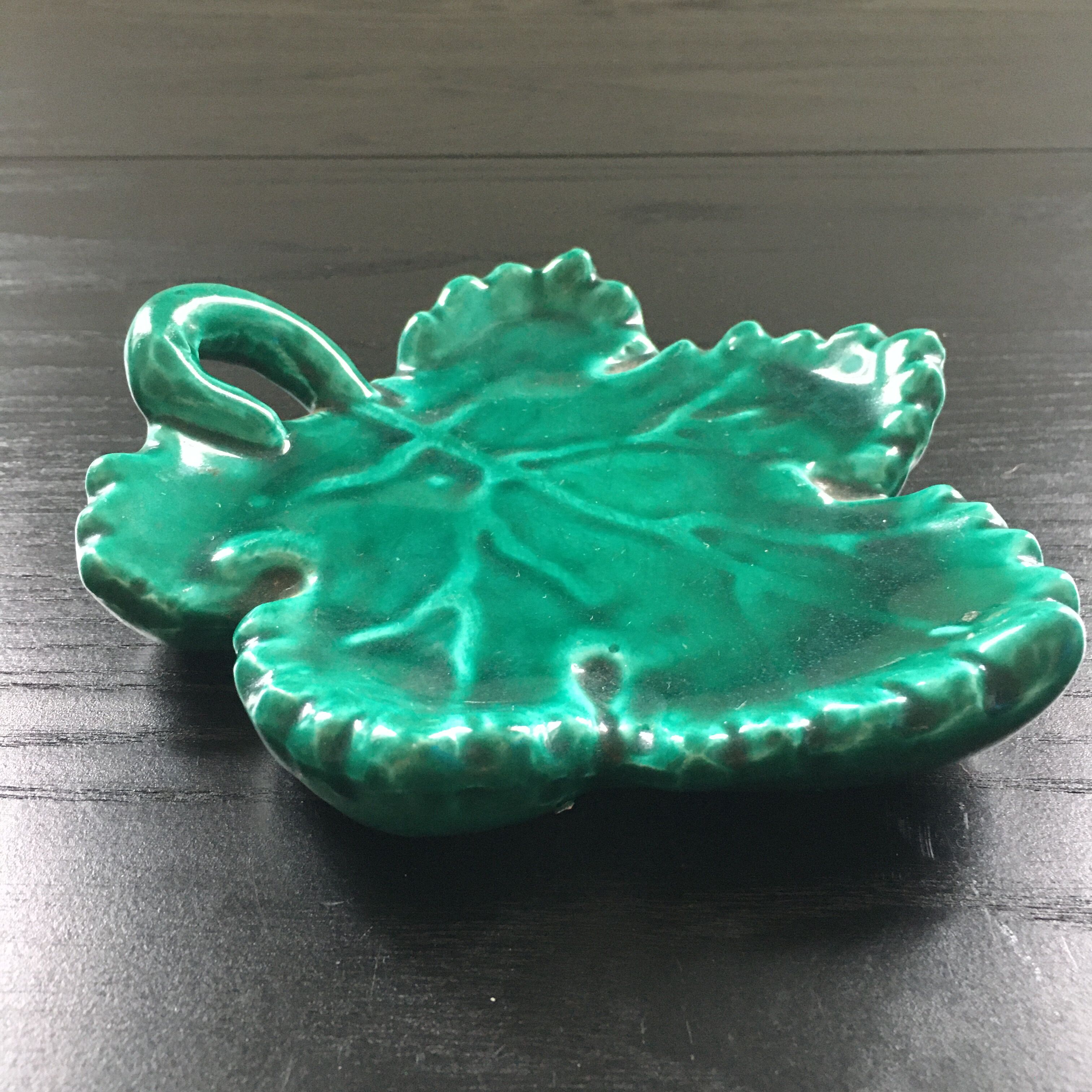 Empty vine leaf pocket