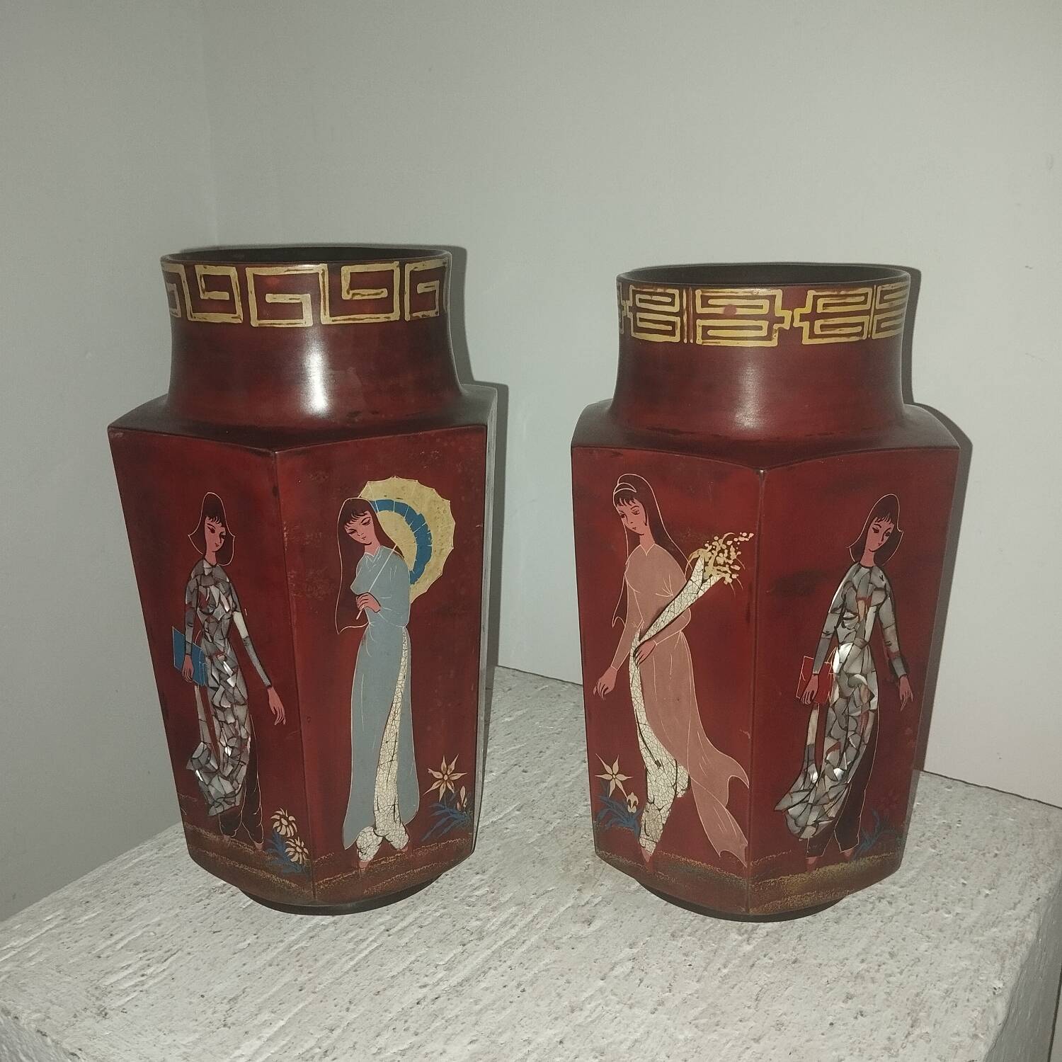 Pair of Vietnam lacquer vases from the 1950s
