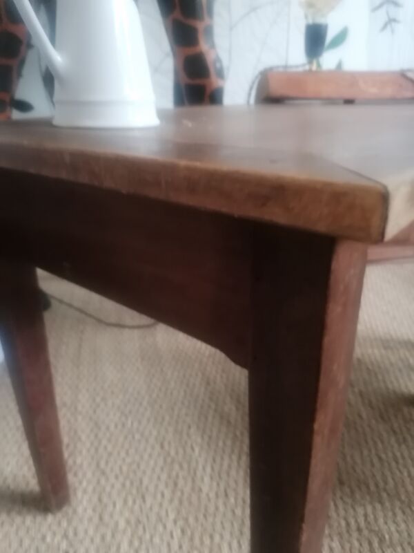 Petite table ancienne