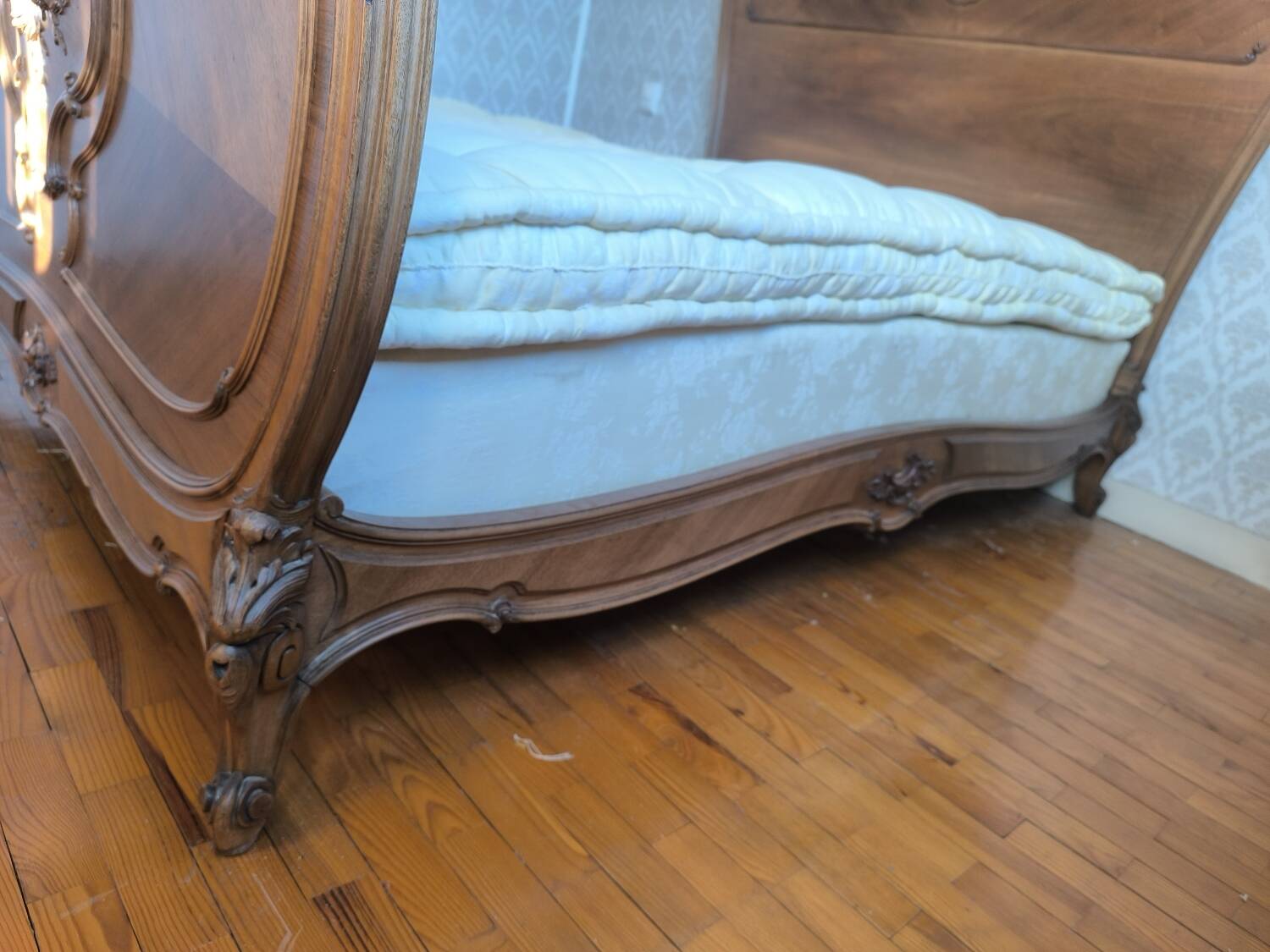 140cm Art Deco/Regency double bed in walnut