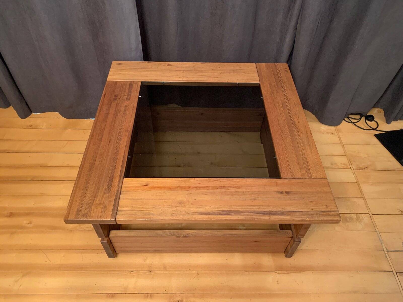 Table basse par Hämeen Kalustaja, Finlande, années 1970