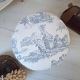 Pouf / Repose pieds vintage en toile de Jouy bleu