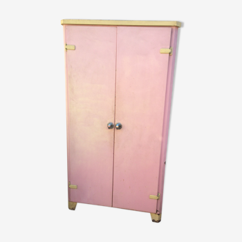 Metal cabinet